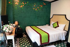Nature Hotel - Ba Dinh