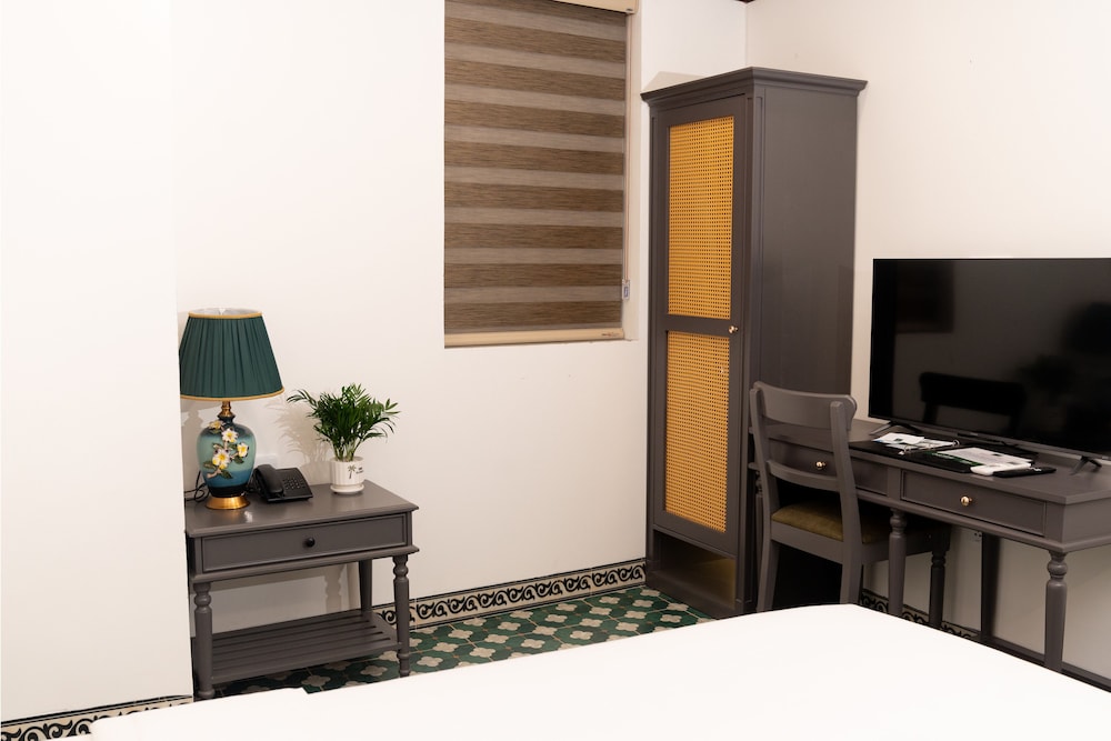Nature Hotel - Ba Dinh