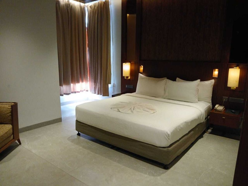 The Golden Tree Hotel