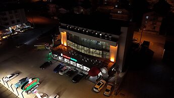 Ren Business Hotel