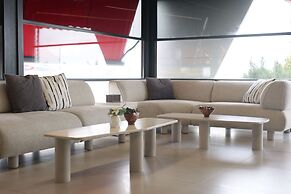 Ren Business Hotel