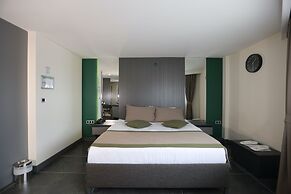Ren Business Hotel