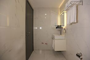 Ren Business Hotel
