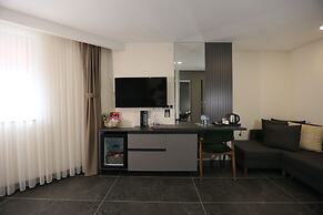 Ren Business Hotel