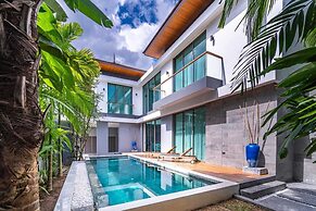 Luxury Teak 4BR Private Pool Villa in Bang Tao