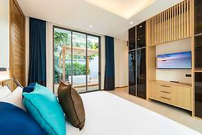Luxury Teak 4BR Private Pool Villa in Bang Tao