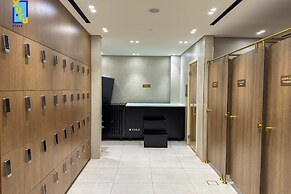 Timeless & Textured Studio w/ Jacuzzi Trillionaire