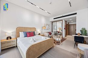 Timeless & Textured Studio w/ Jacuzzi Trillionaire