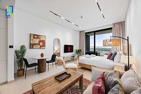 Timeless & Textured Studio w/ Jacuzzi Trillionaire