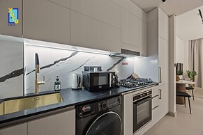 Timeless & Textured Studio w/ Jacuzzi Trillionaire