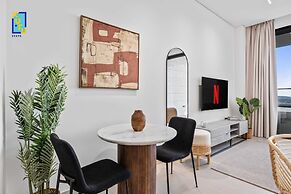 Timeless & Textured Studio w/ Jacuzzi Trillionaire