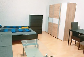 Bright Vienna 1BR Apartment Near Danube