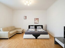 Central & Simple 1BR Apartment with WIFI