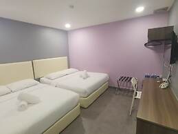 Grand Village Hotel 