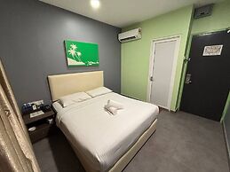 Grand Village Hotel 