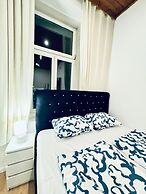 Elegant Five Bedroom Residence Alterlaa