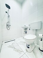 Elegant Five Bedroom Residence Alterlaa