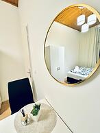 Elegant Five Bedroom Residence Alterlaa