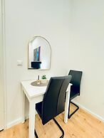 Elegant Five Bedroom Residence Alterlaa