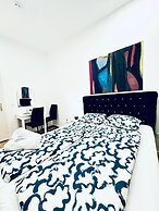 Elegant Five Bedroom Residence Alterlaa