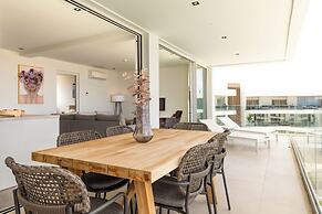 Mambo Beach Holiday Apartments