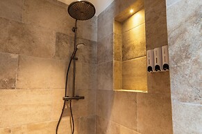 Mambo Beach Holiday Apartments