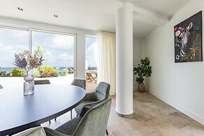 Mambo Beach Holiday Apartments