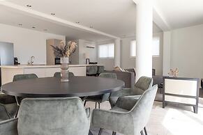Mambo Beach Holiday Apartments