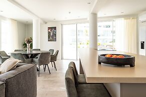Mambo Beach Holiday Apartments