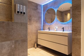 Mambo Beach Holiday Apartments