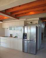 HOP Aloha Beachfront House With Direct Access