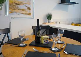 Ivy Cellar With 2 Bedrooms and 1 Bathrooms