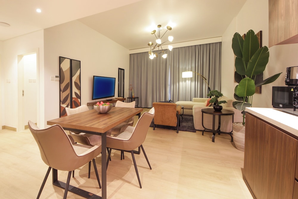 1BR with Beach Access La cote La mer