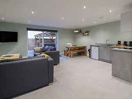 Oak Barn