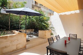 Large Home with Private Garden