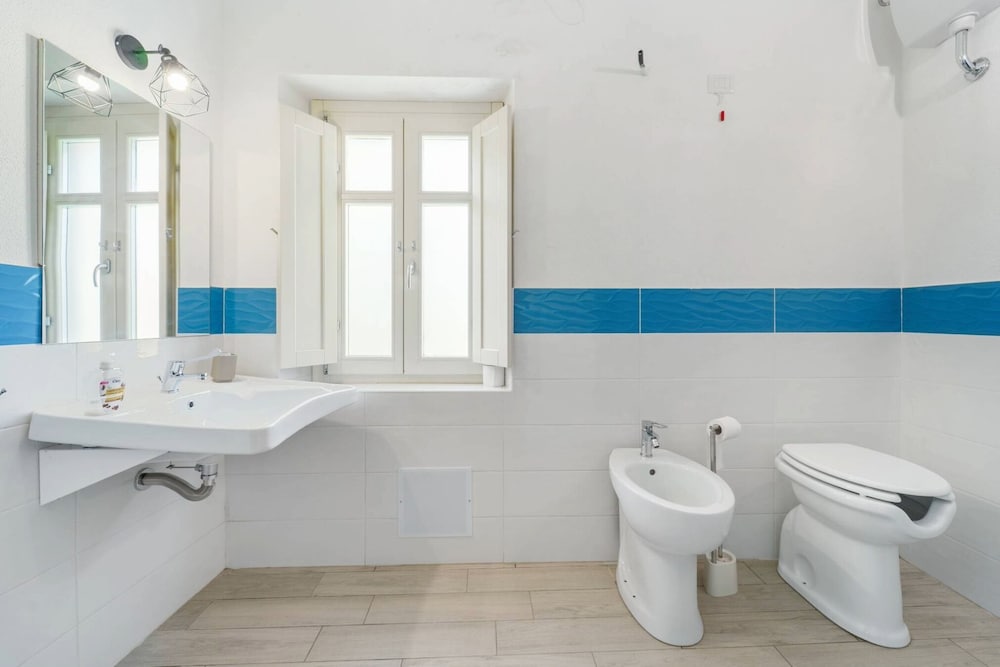 Luxar Suites & Apartments