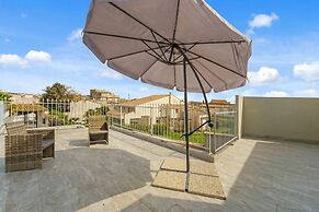 Luxar Suites & Apartments