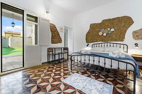 Luxar Suites & Apartments