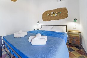 Luxar Suites & Apartments