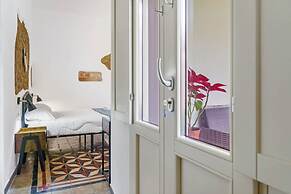 Luxar Suites & Apartments