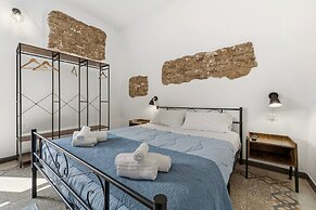 Luxar Suites & Apartments