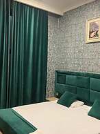 Eleon Hotel
