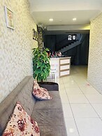 Eleon Hotel