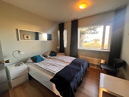 Hlíðarból Guesthouse