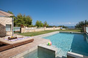 Sunny Villa Tria in Chaniotis