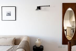 Modern SEAFRONT 2BR APT w Terrace & View