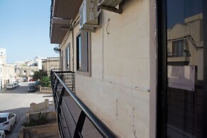 Spacious APT w/ Modern Balcony |Siggiewi