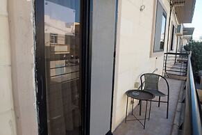 Spacious APT w/ Modern Balcony |Siggiewi