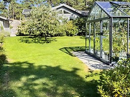 6 Person Holiday Home in Stromstad