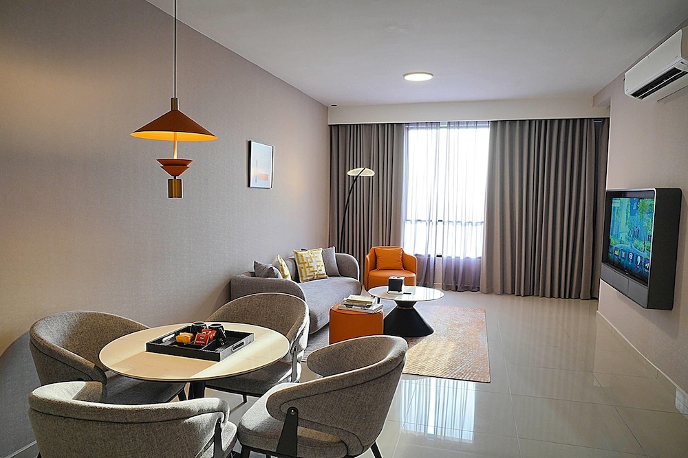 Wyndham Grand I-City